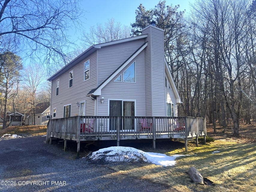 Photograph 7 of a featured listing, click To view all photos (opens In a New window) 