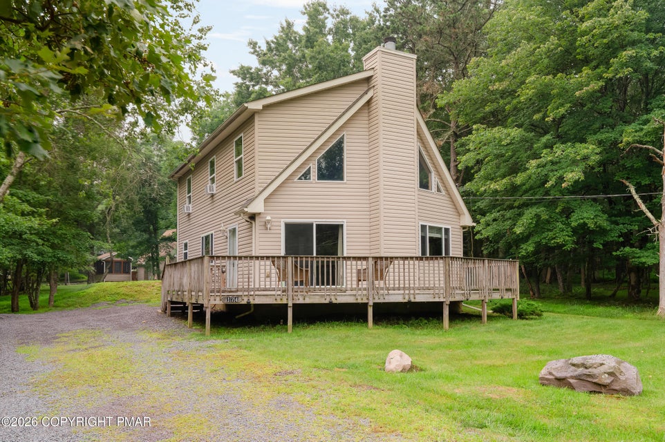 Photograph 13 of a featured listing, click To view all photos (opens In a New window) 