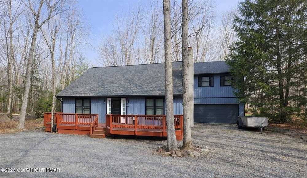 Photograph 14 of a featured listing, click To view all photos (opens In a New window) 