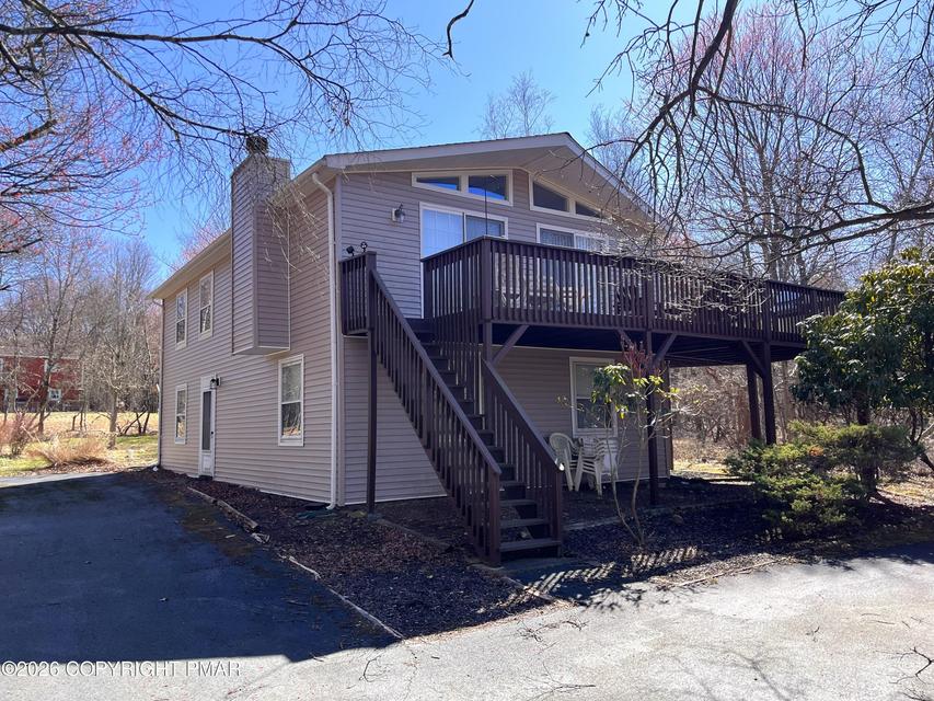 Photograph 11 of a featured listing, click To view all photos (opens In a New window) 