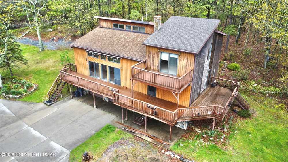 Photograph 3 of a featured listing, click To view all photos (opens In a New window) 
