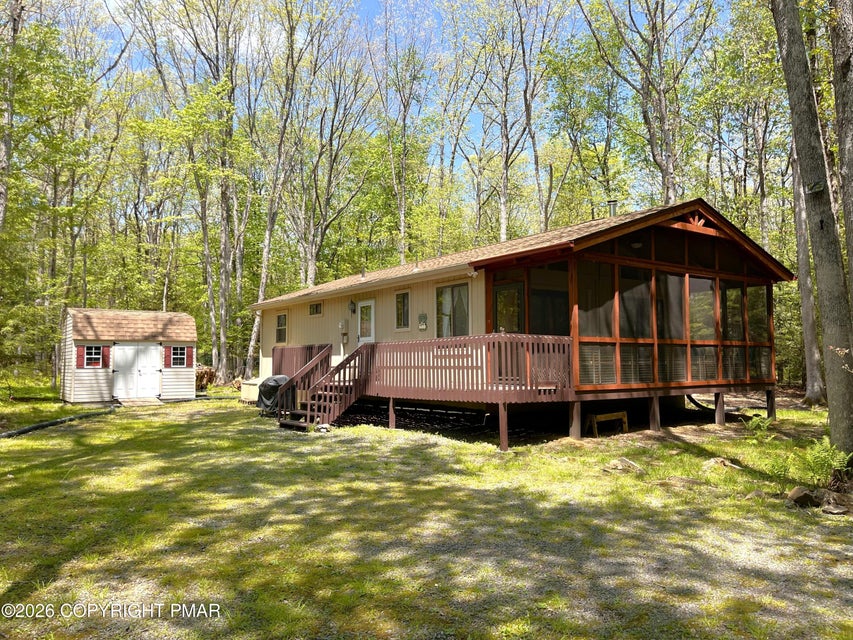 Photograph 4 of a featured listing, click To view all photos (opens In a New window) 