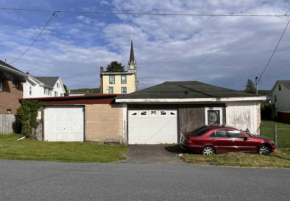 Detached Garage