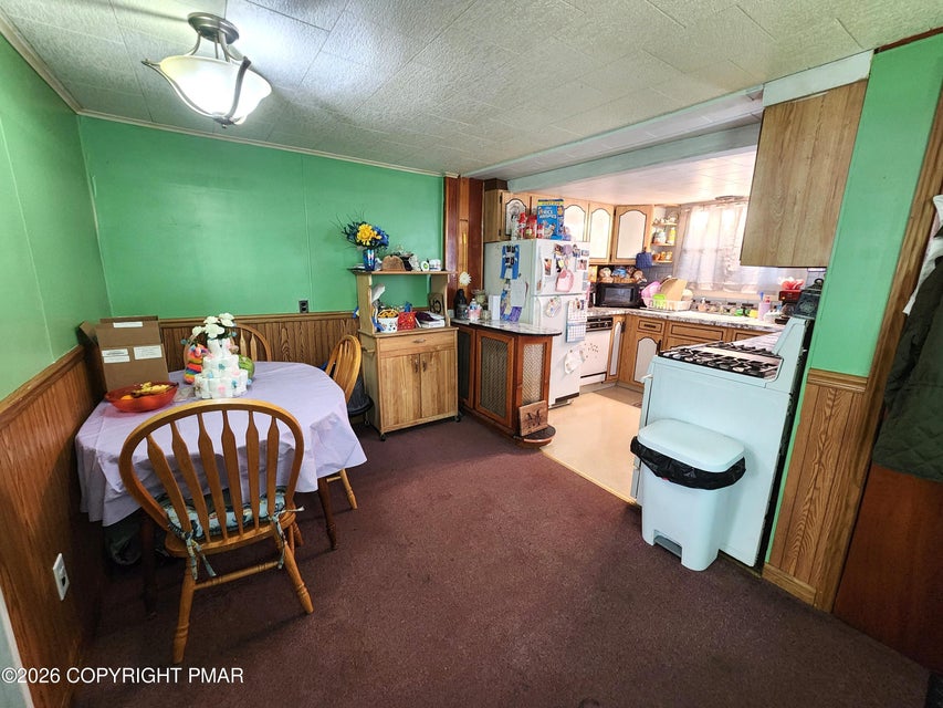 Dining & Kitchen