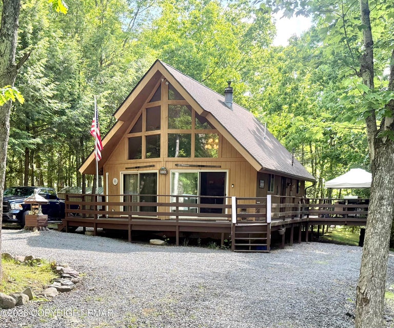 Photograph 8 of a featured listing, click To view all photos (opens In a New window) 