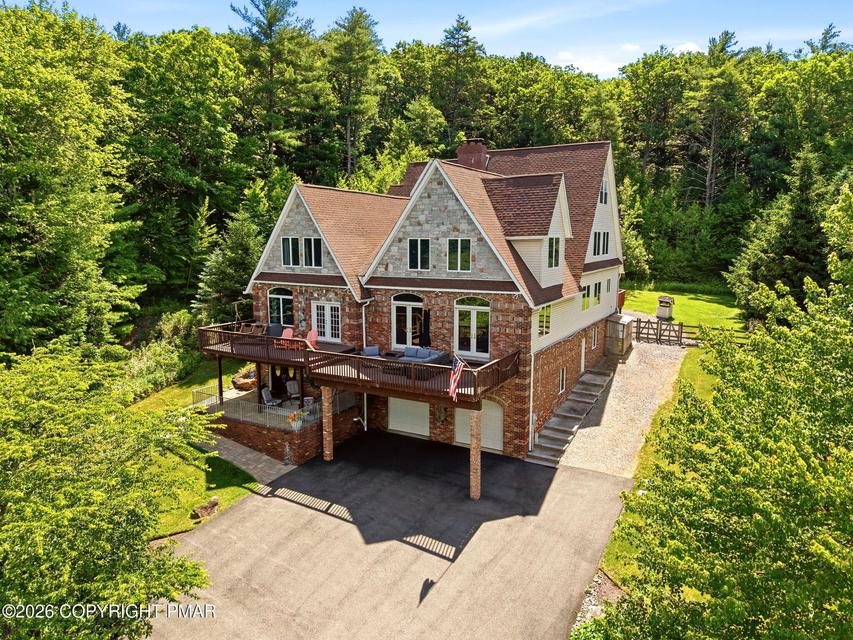 Photograph 3 of a featured listing, click To view all photos (opens In a New window) 