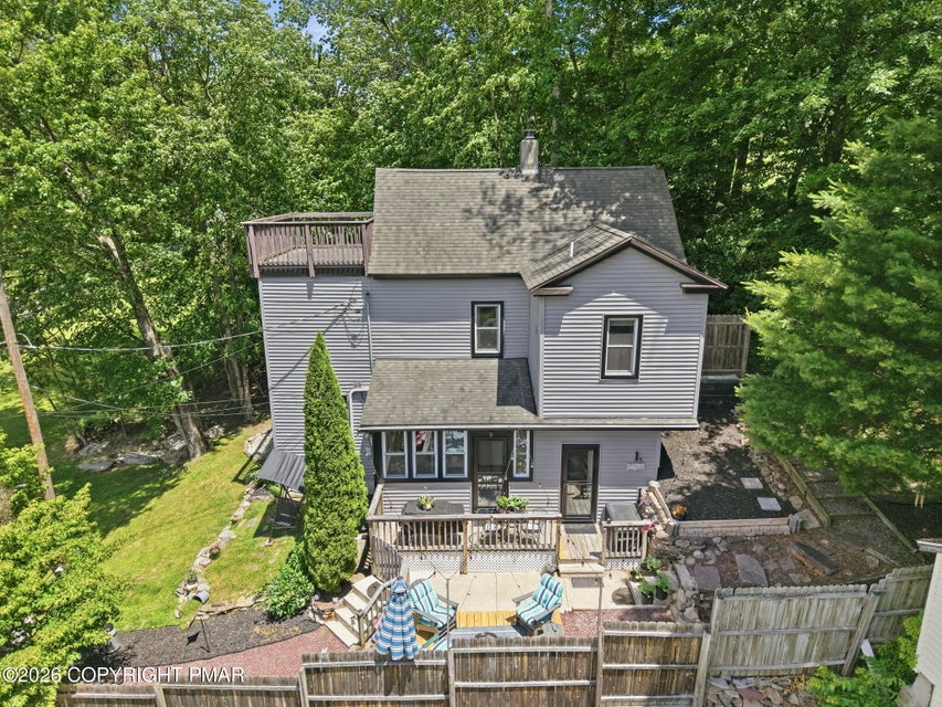 Photograph 4 of a featured listing, click To view all photos (opens In a New window) 