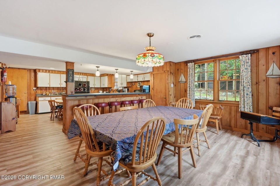 Dining & Kitchen