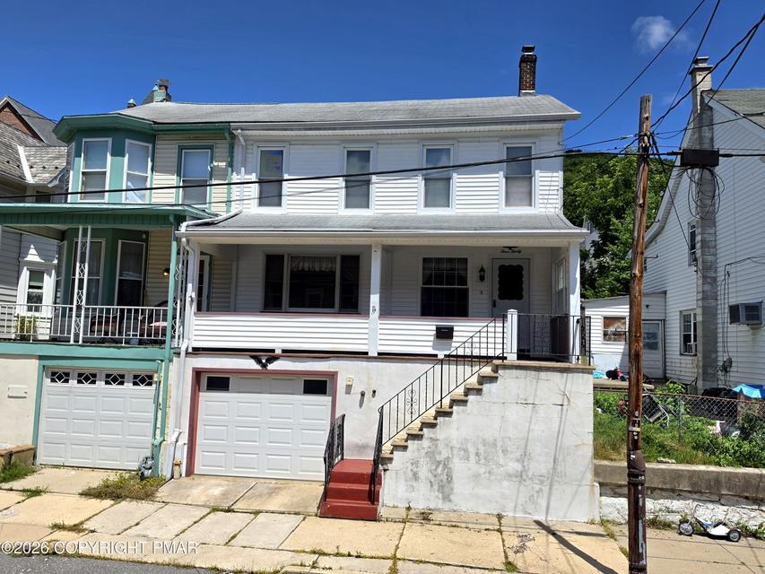 Photograph 9 of a featured listing, click To view all photos (opens In a New window) 