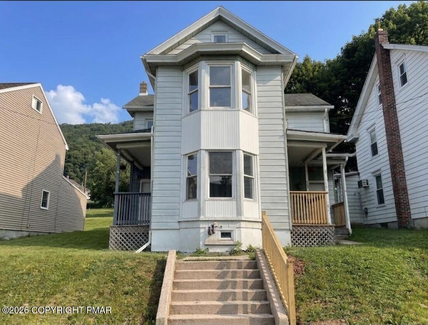 Photograph 8 of a featured listing, click To view all photos (opens In a New window) 
