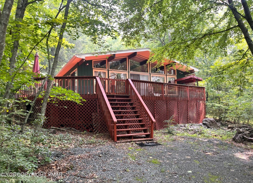 Photograph 5 of a featured listing, click To view all photos (opens In a New window) 