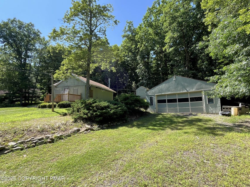 Photograph 17 of a featured listing, click To view all photos (opens In a New window) 