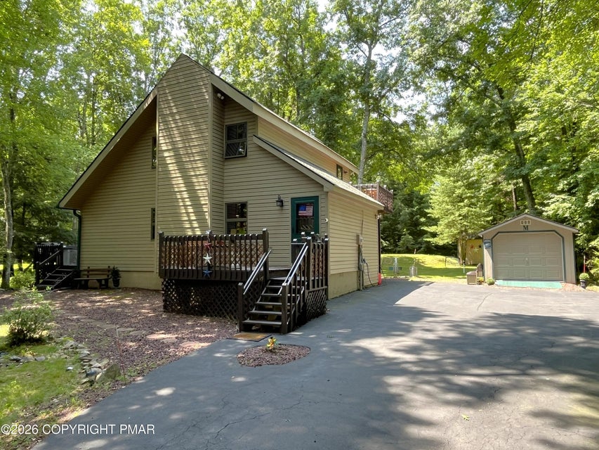 Photograph 11 of a featured listing, click To view all photos (opens In a New window) 