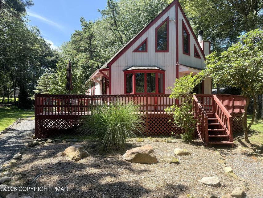 Photograph 11 of a featured listing, click To view all photos (opens In a New window) 