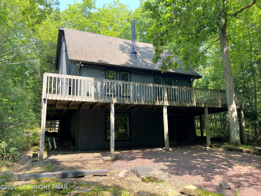 Photograph 11 of a featured listing, click To view all photos (opens In a New window) 