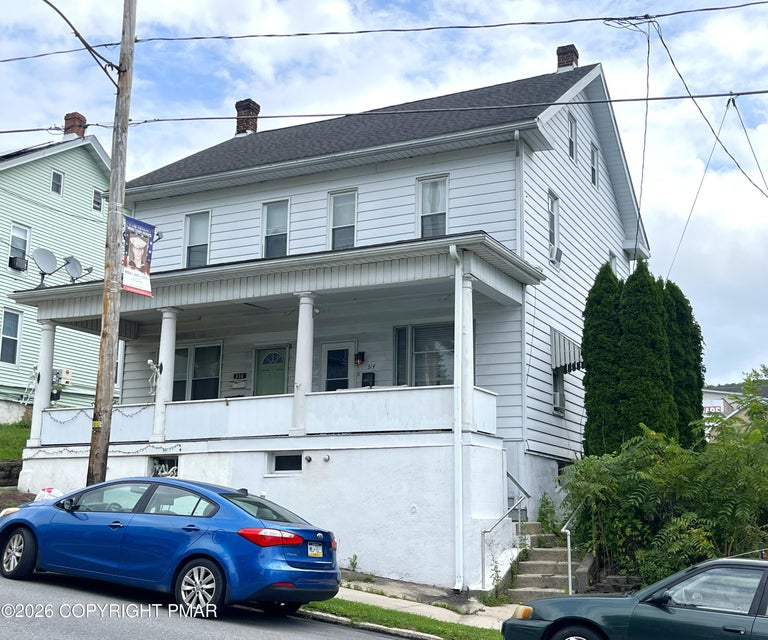 Photograph 19 of a featured listing, click To view all photos (opens In a New window) 