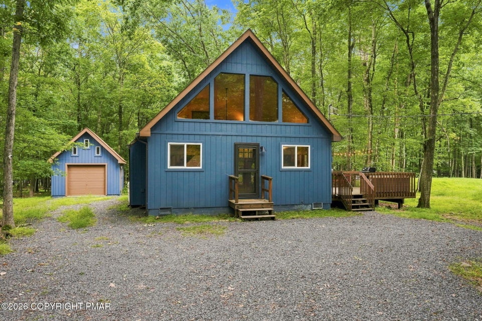 Photograph 4 of a featured listing, click To view all photos (opens In a New window) 