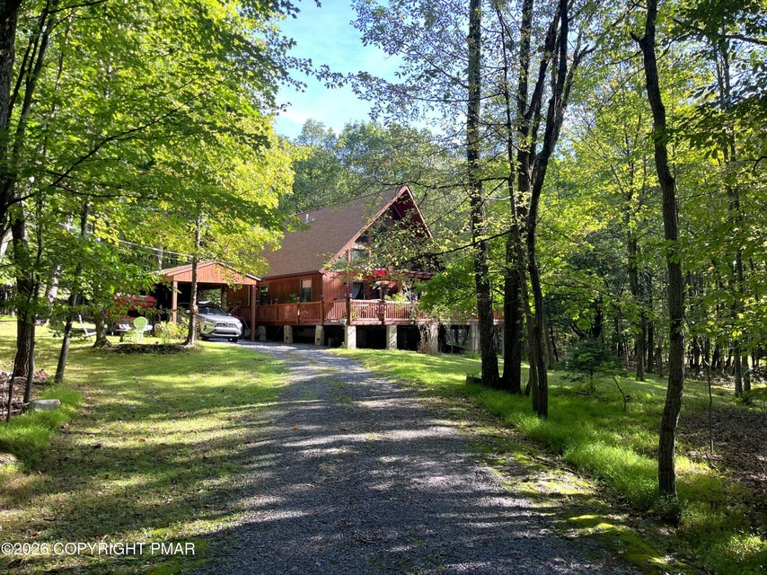 Photograph 6 of a featured listing, click To view all photos (opens In a New window) 