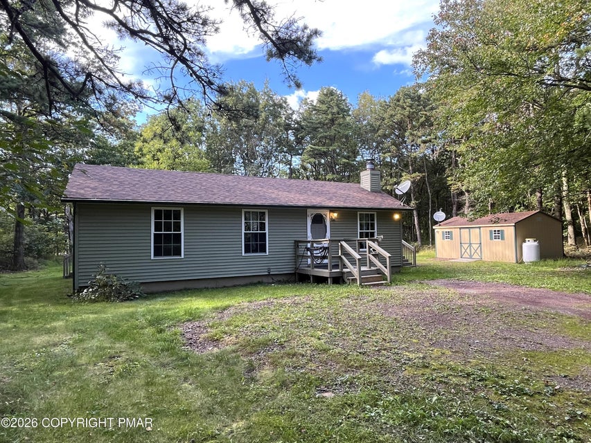 Photograph 8 of a featured listing, click To view all photos (opens In a New window) 