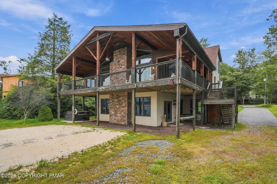 Photograph 16 of a featured listing, click To view all photos (opens In a New window) 