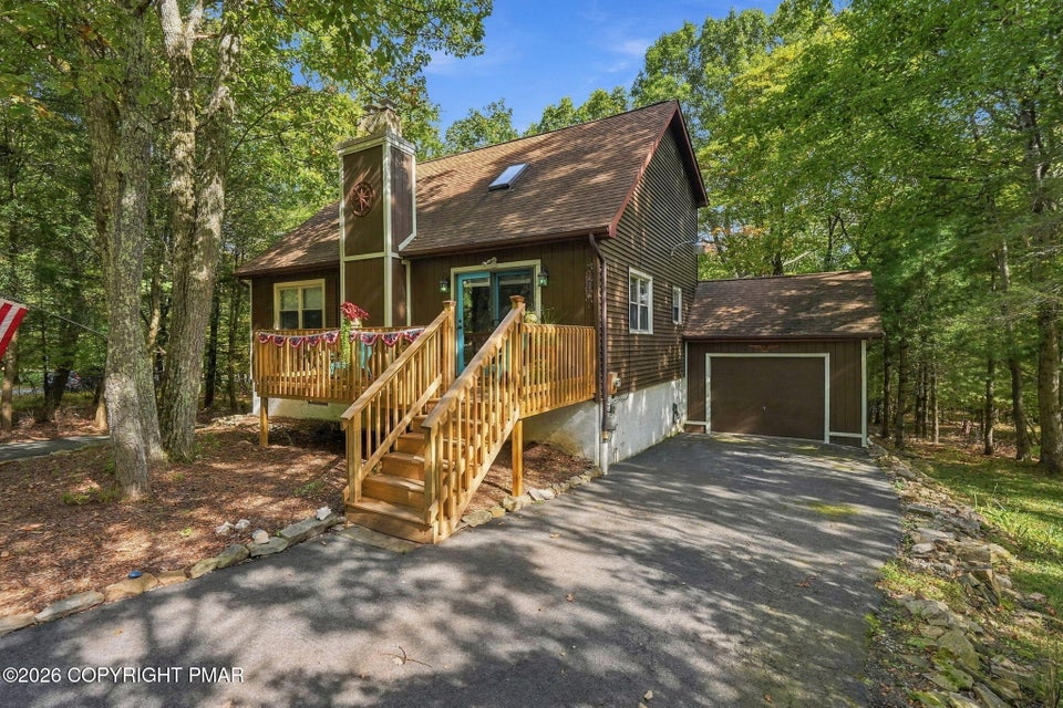 Photograph 7 of a featured listing, click To view all photos (opens In a New window) 