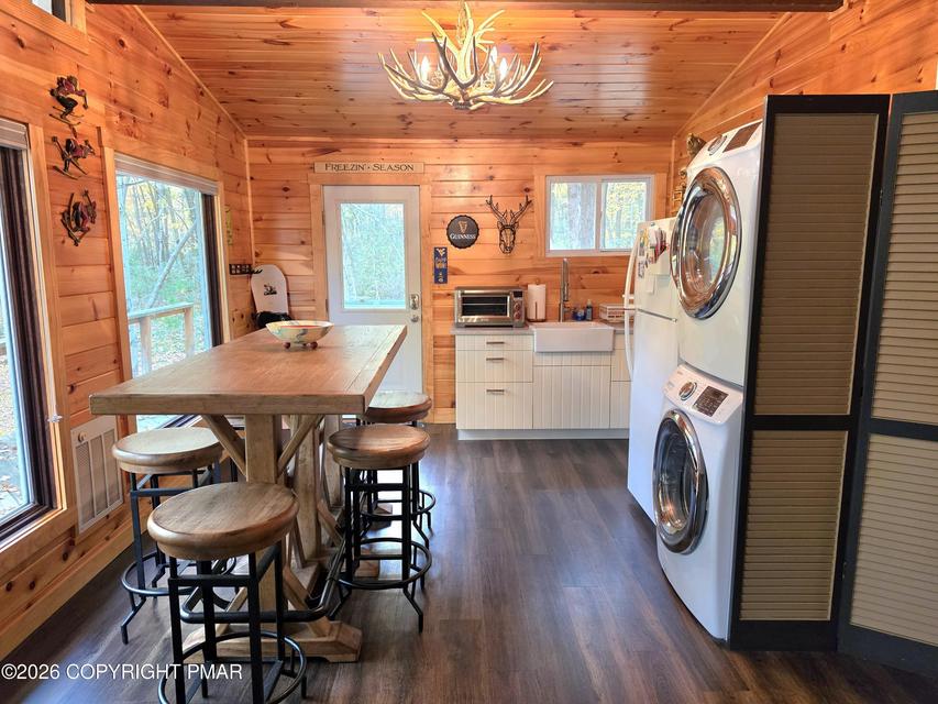 Dining & Kitchen